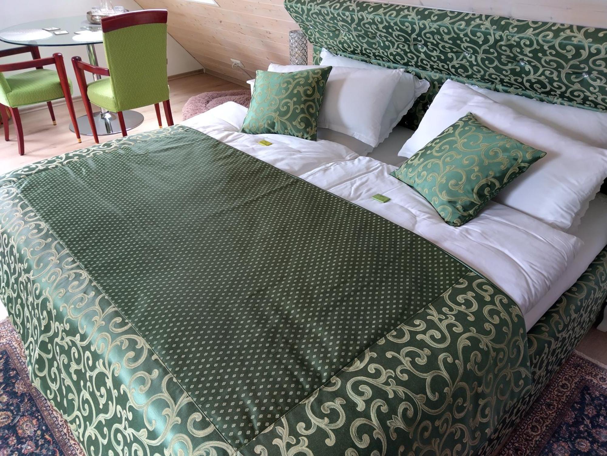 Haus "Guck - Ins - Tal" Apartment Засбахвалден Екстериор снимка